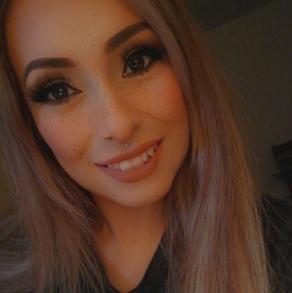 HELLO :) - Picture 2 of 2